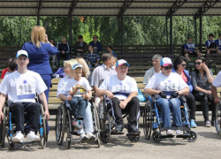 Забег на колясках в парке Победы